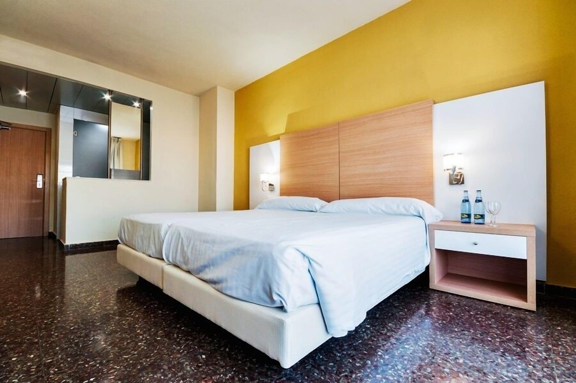 Fontana Plaza Hotel